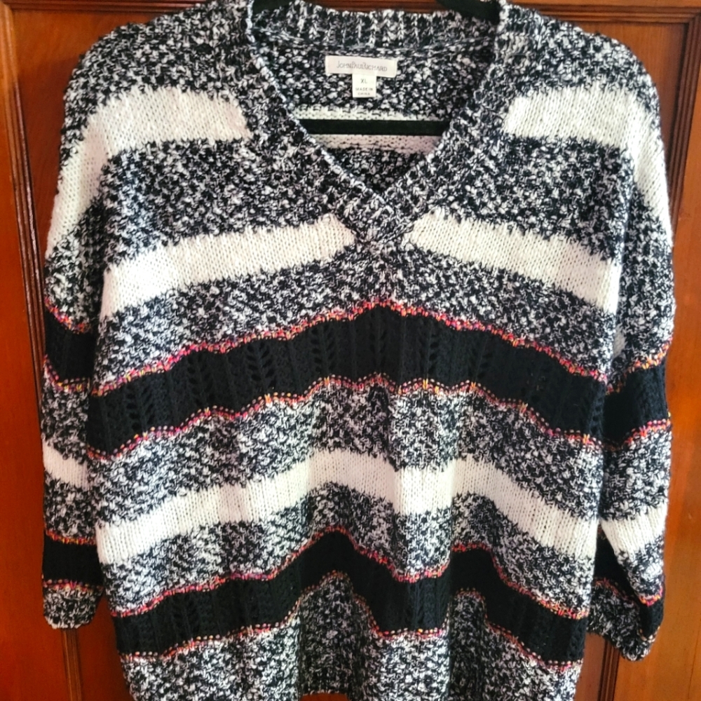 V neck striped sweater